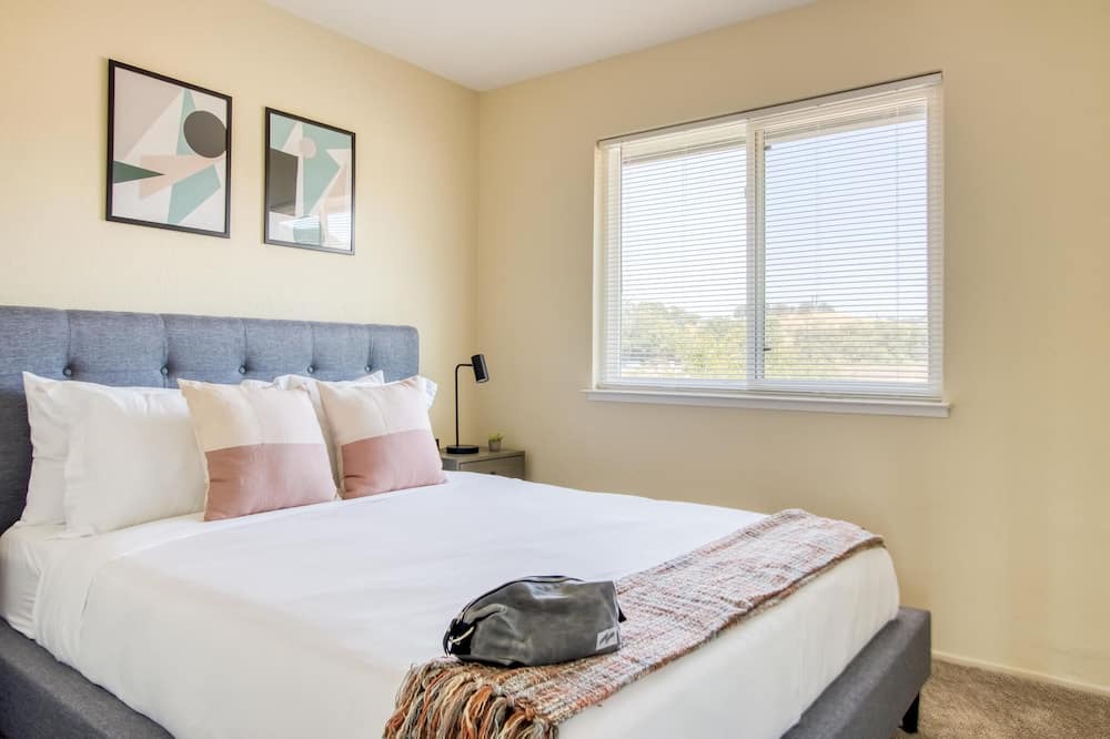Photo of Bedroom in Almaden