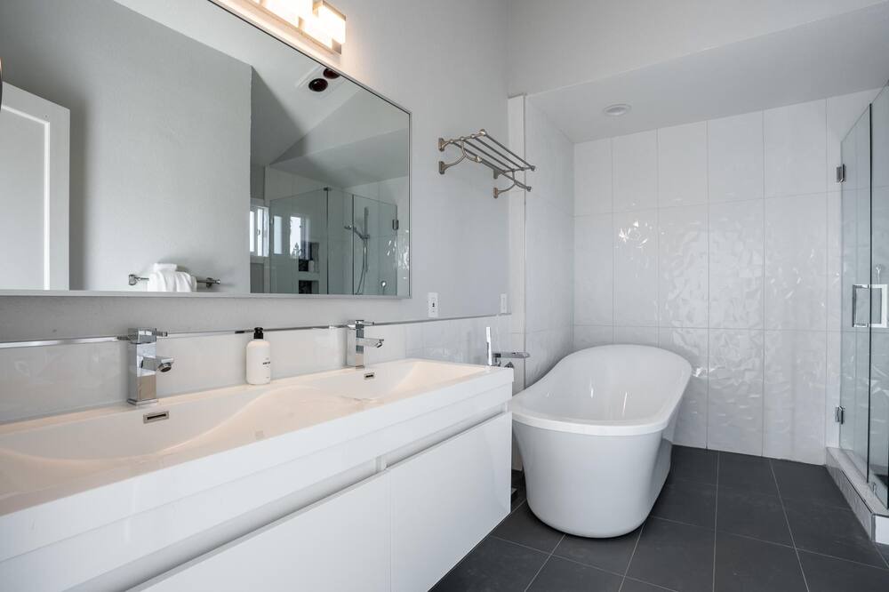 Photo of Bathroom in Berryessa