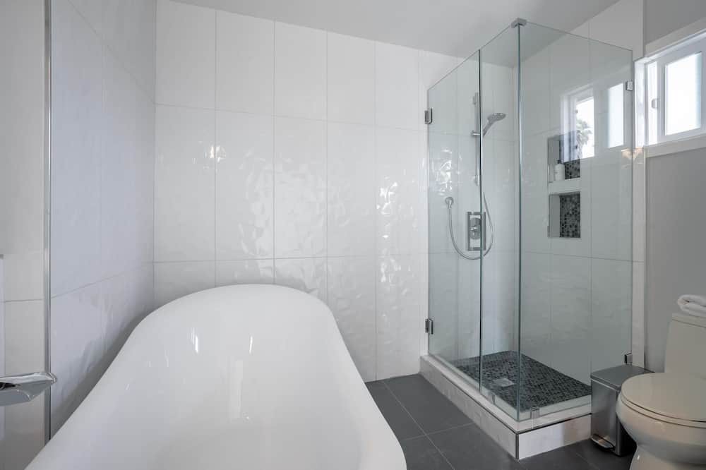 Photo of Bathroom in Berryessa