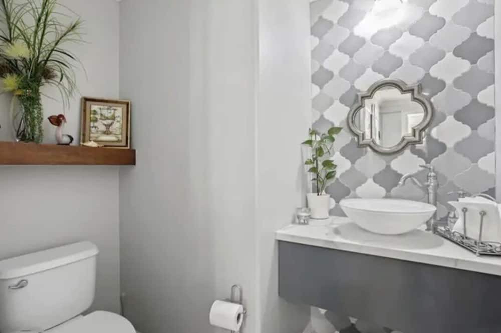 Photo of Bathroom in Sky Ranch