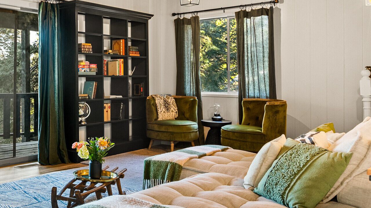 Photo of Livingroom in Arrowhead Villas