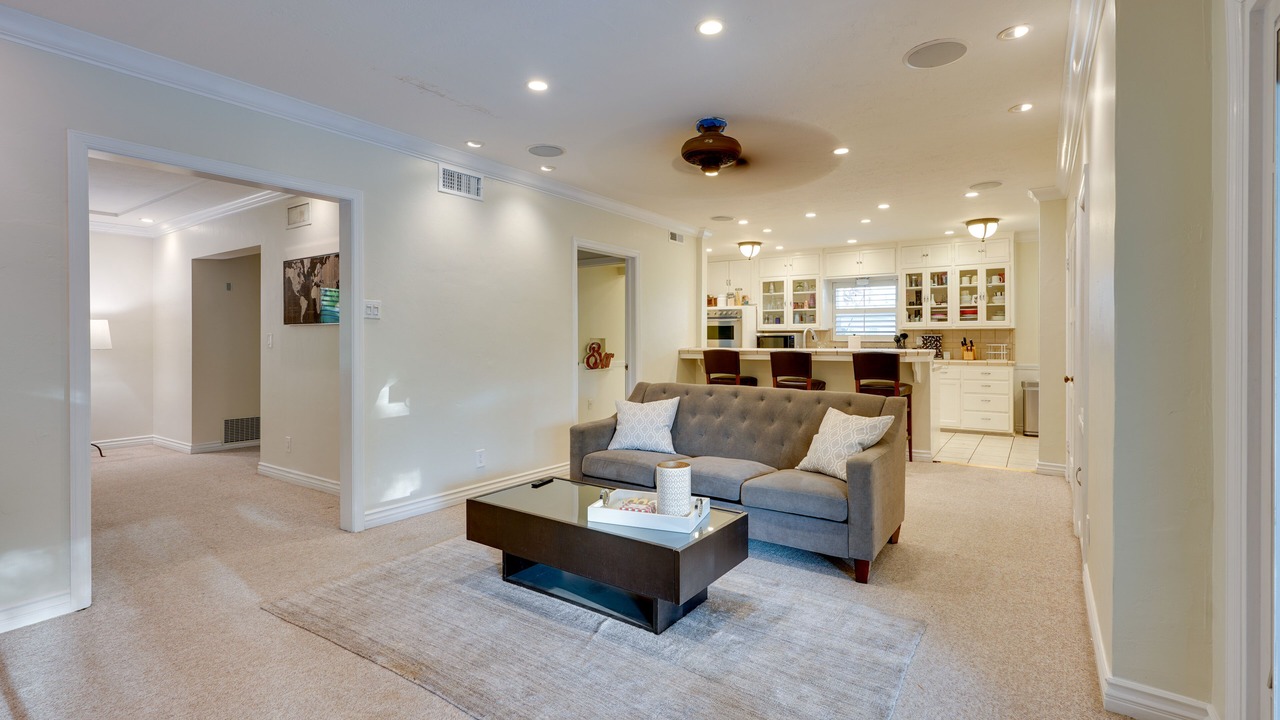 Photo of Livingroom in Bakersfield