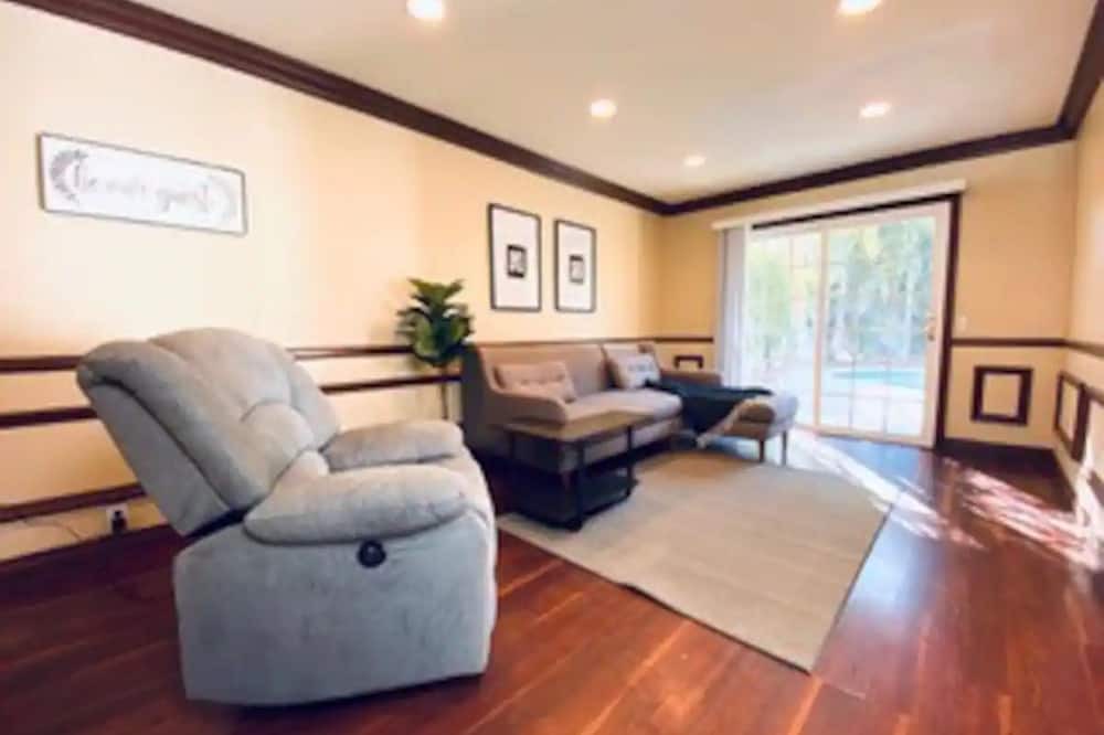 Photo of Livingroom in Rowland Heights