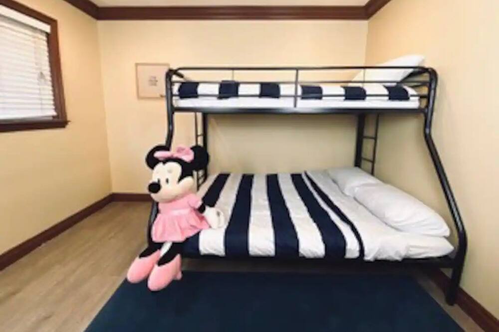 Photo of Bedroom in Rowland Heights