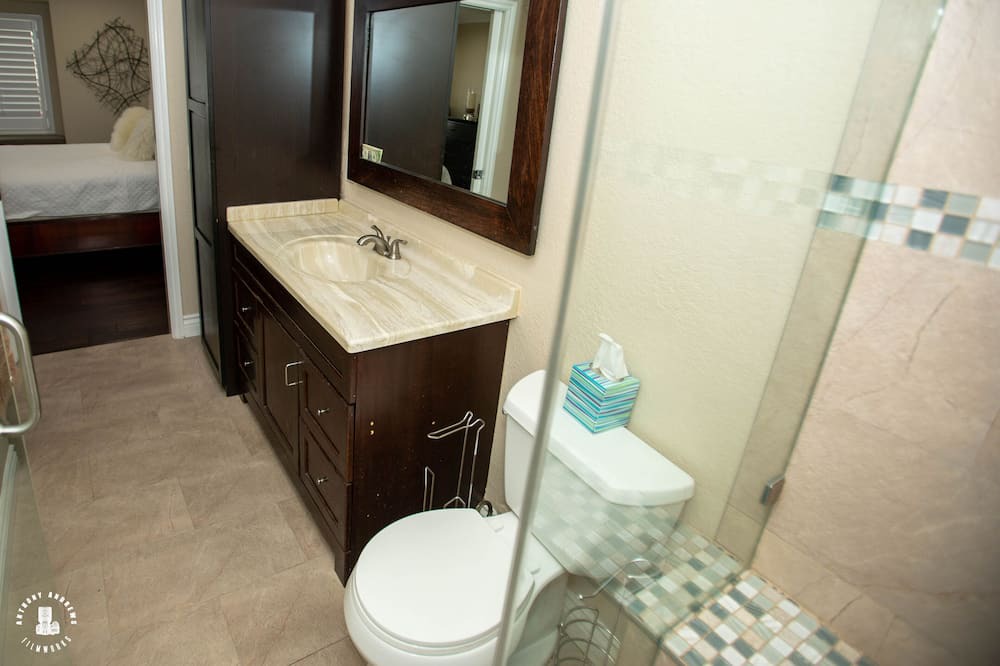 Photo of Bathroom in Azusa