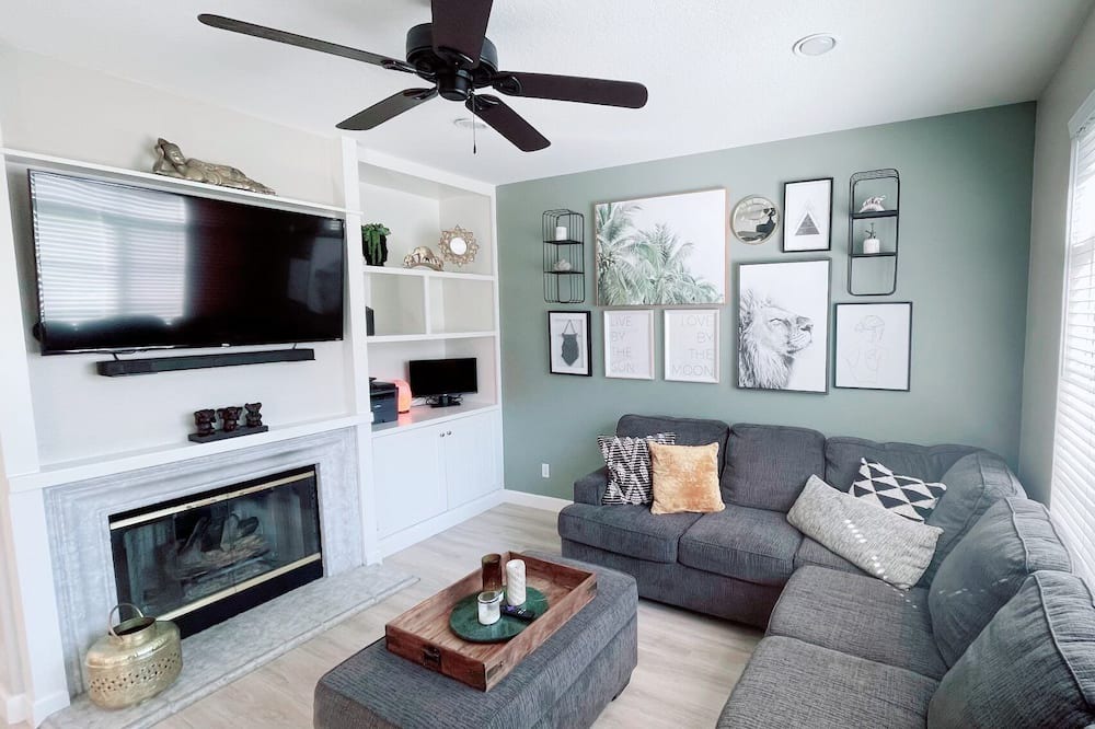 Photo of Livingroom in Rancho Santa Margarita