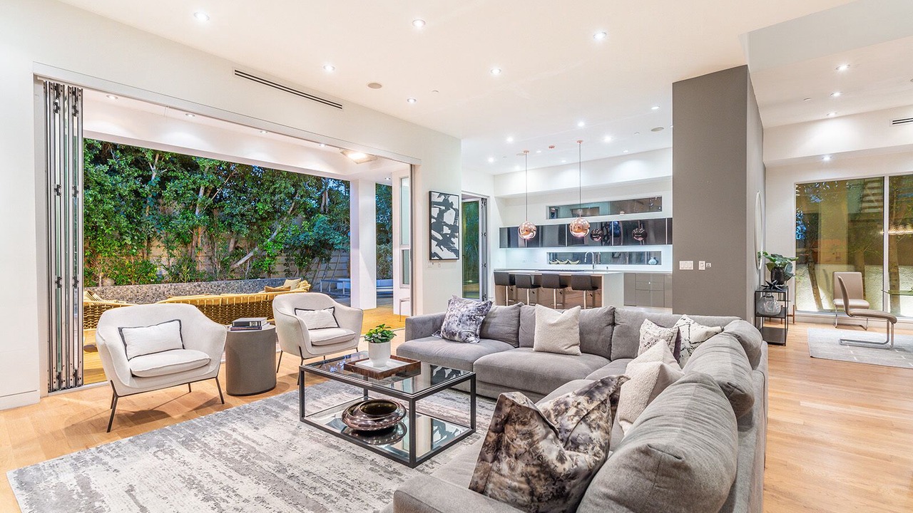 Photo of Livingroom in La Brea