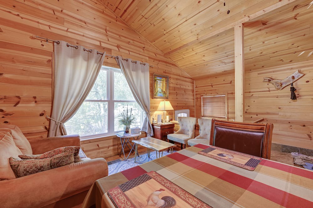 Photo of Bedroom in California Hot Springs