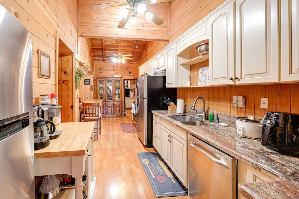 Photo of Kitchen in California Hot Springs