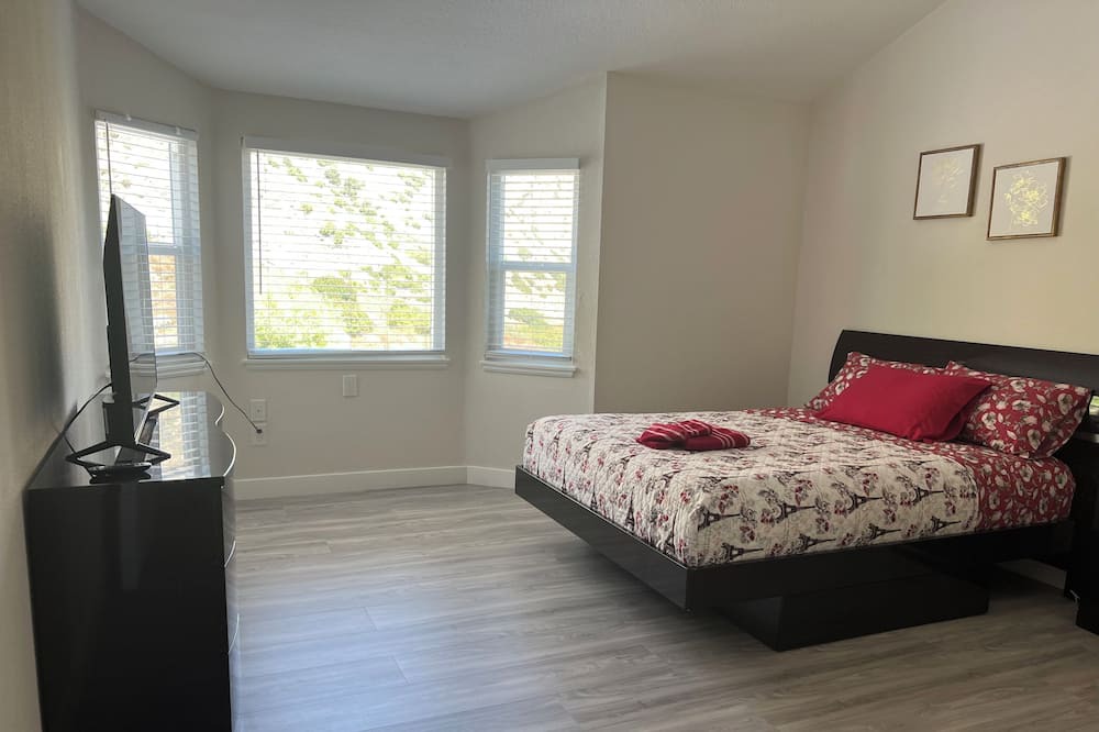 Photo of Bedroom in Sylmar