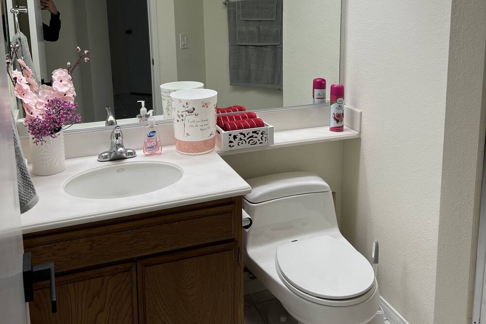 Photo of Bathroom in Sylmar