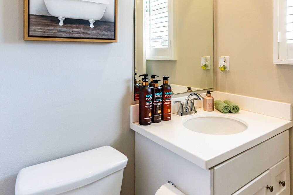 Photo of Bathroom in Portola Springs