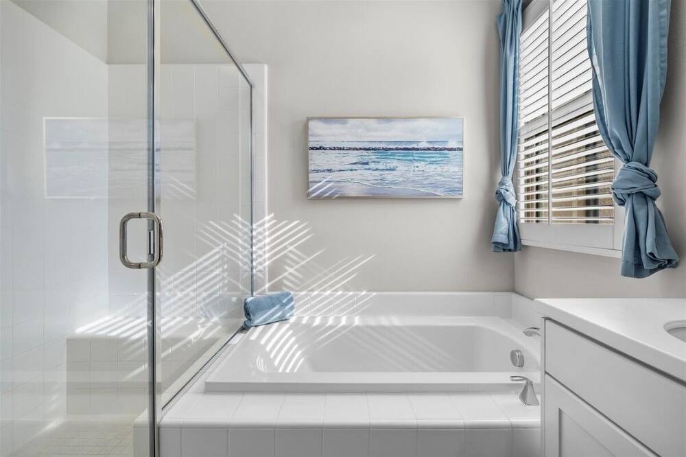 Photo of Bathroom in Portola Springs