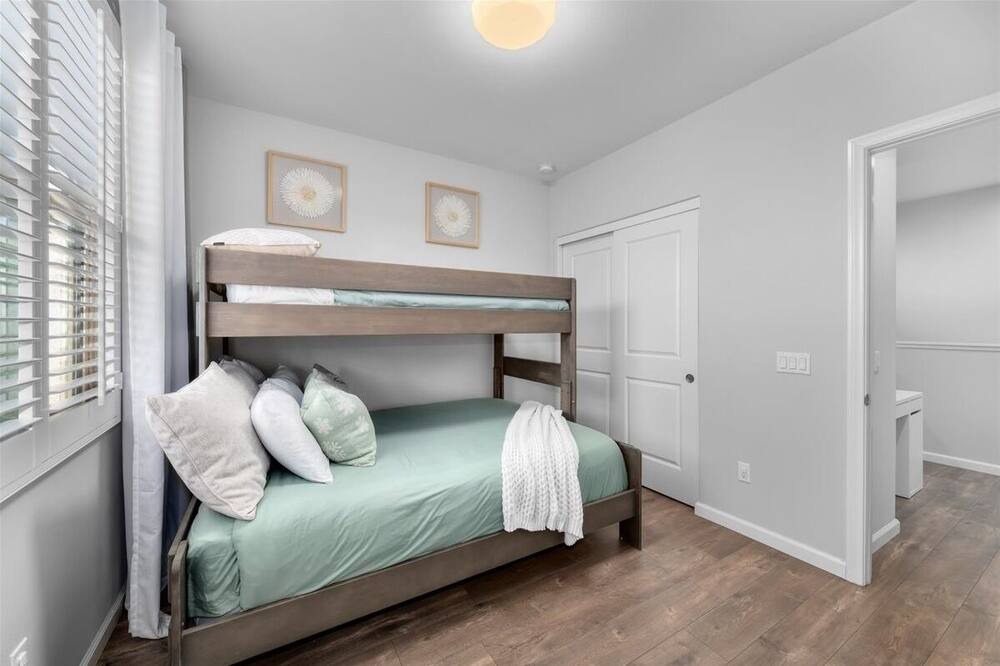 Photo of Bedroom in Portola Springs