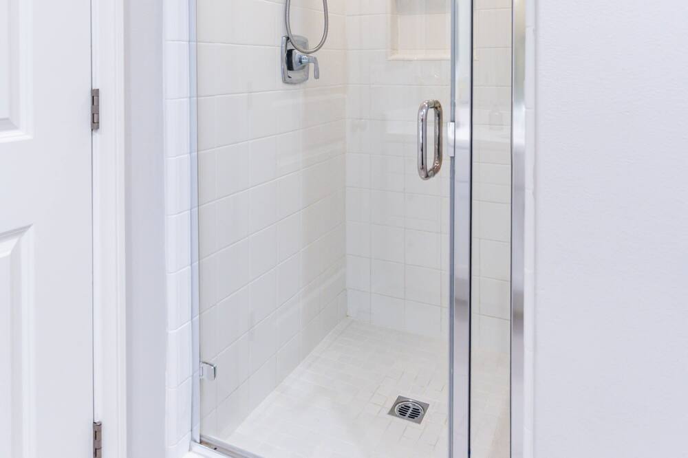 Photo of Bathroom in Portola Springs