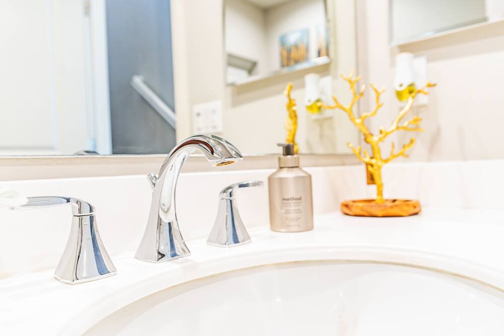 Photo of Bathroom in Portola Springs