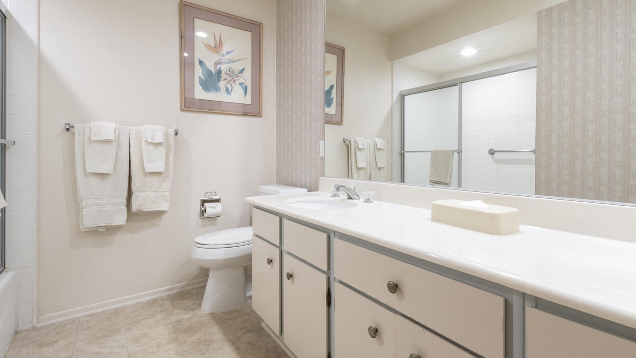 Photo of Bathroom in Canyon Corridor