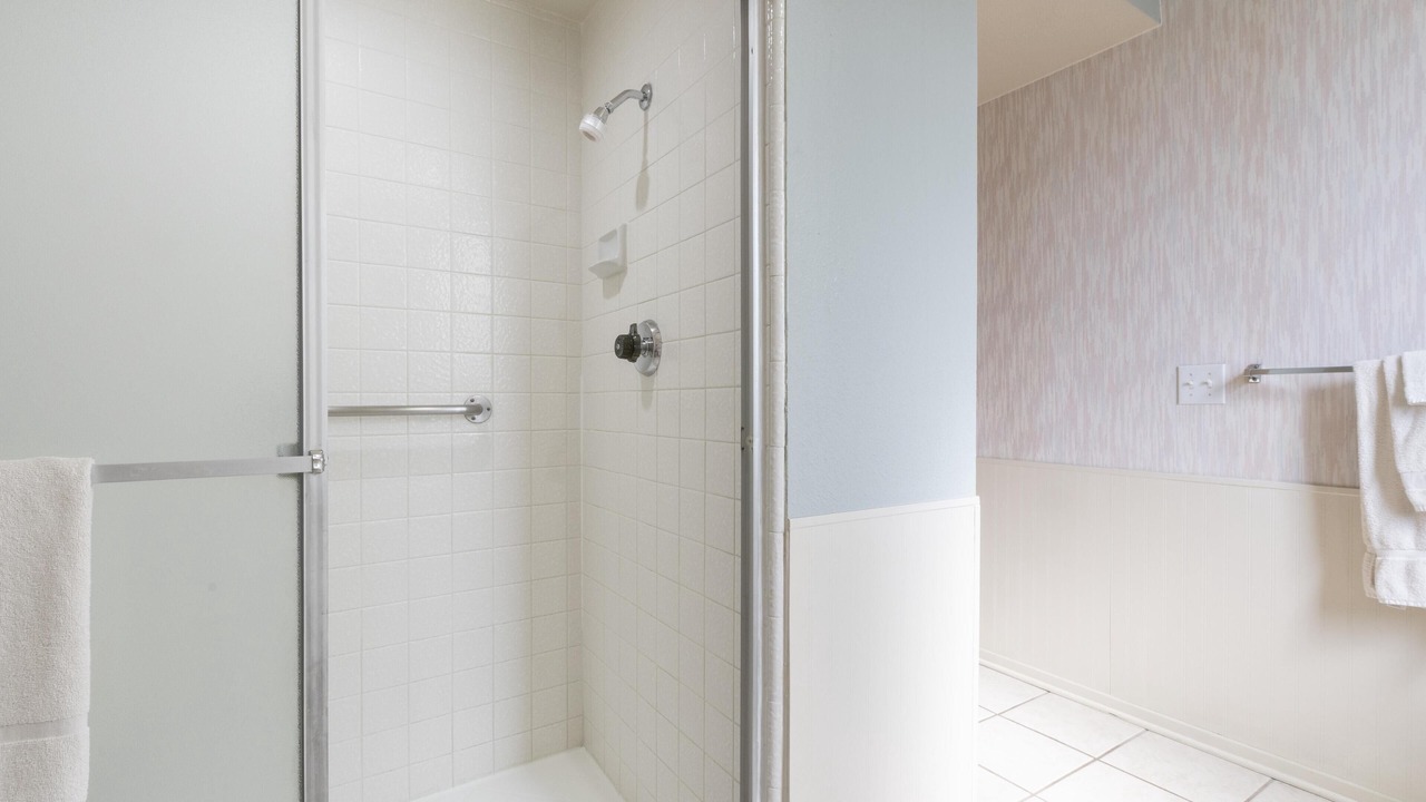 Photo of Bathroom in Canyon Corridor