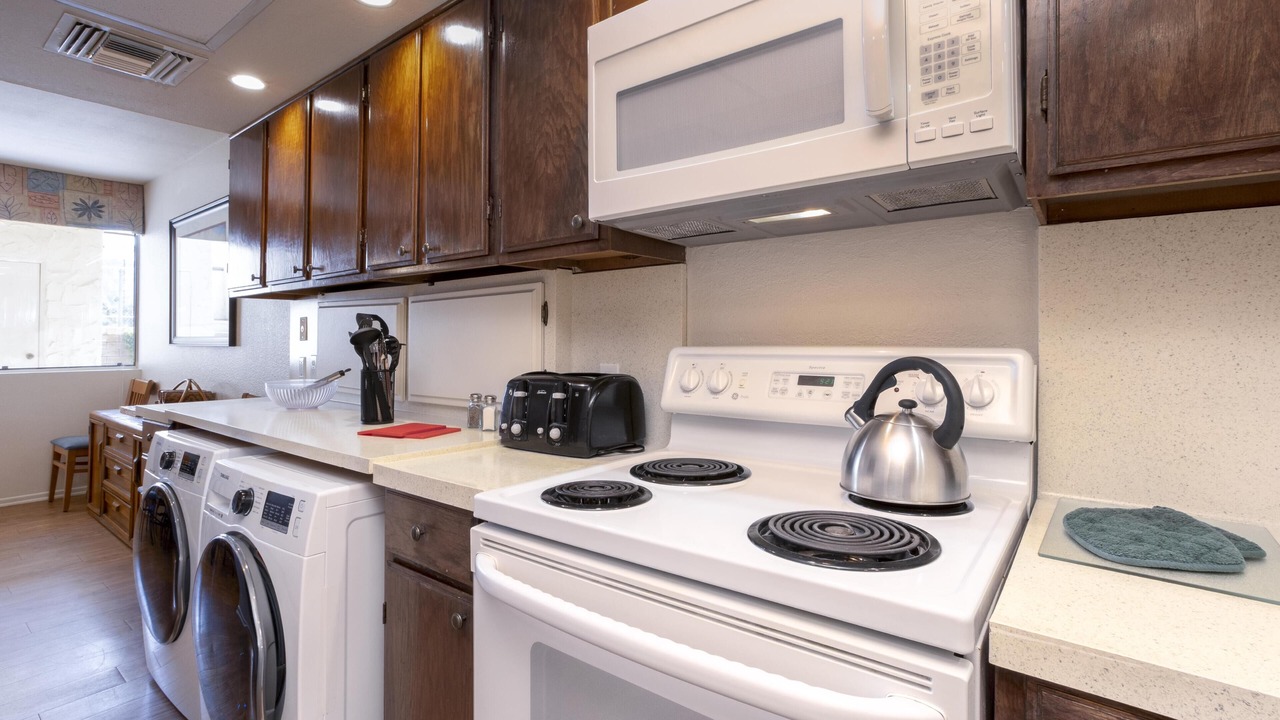 Photo of Kitchen in Canyon Corridor