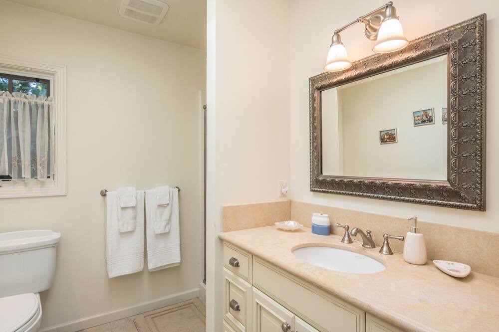 Photo of Bathroom in Hatton Fields