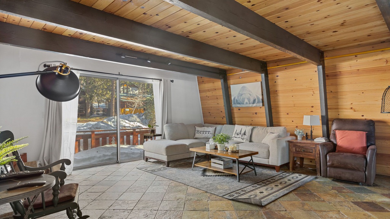 Photo of Patio Balcony in Moonridge