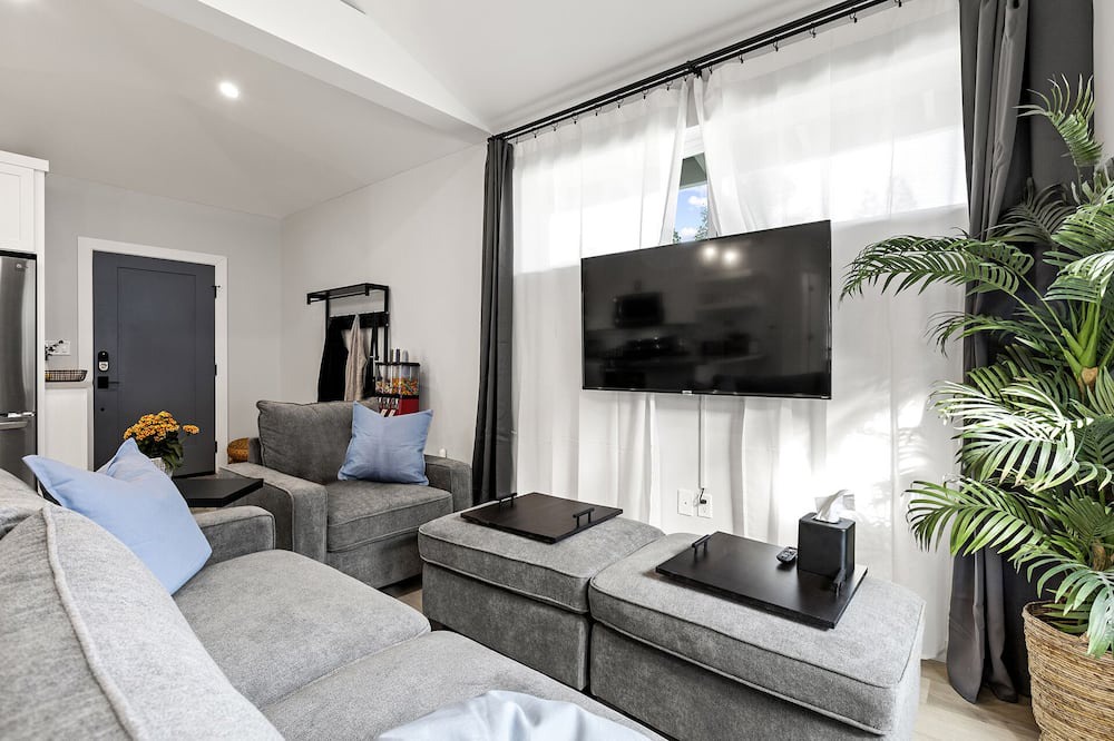 Photo of Livingroom in Northridge