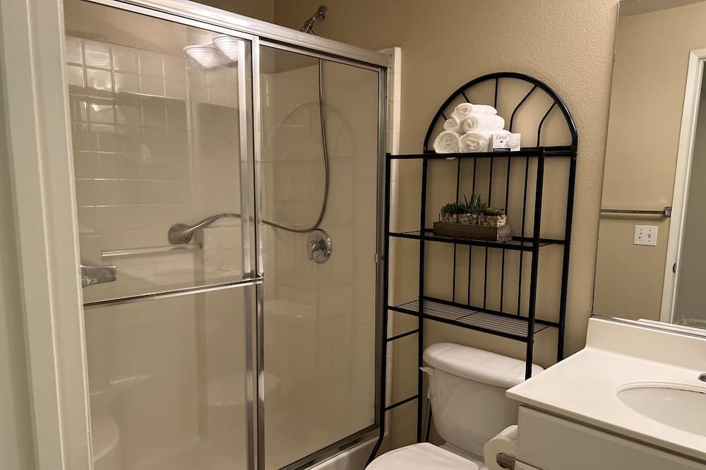 Photo of Bathroom in Guasti