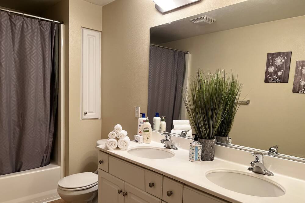 Photo of Bathroom in Guasti