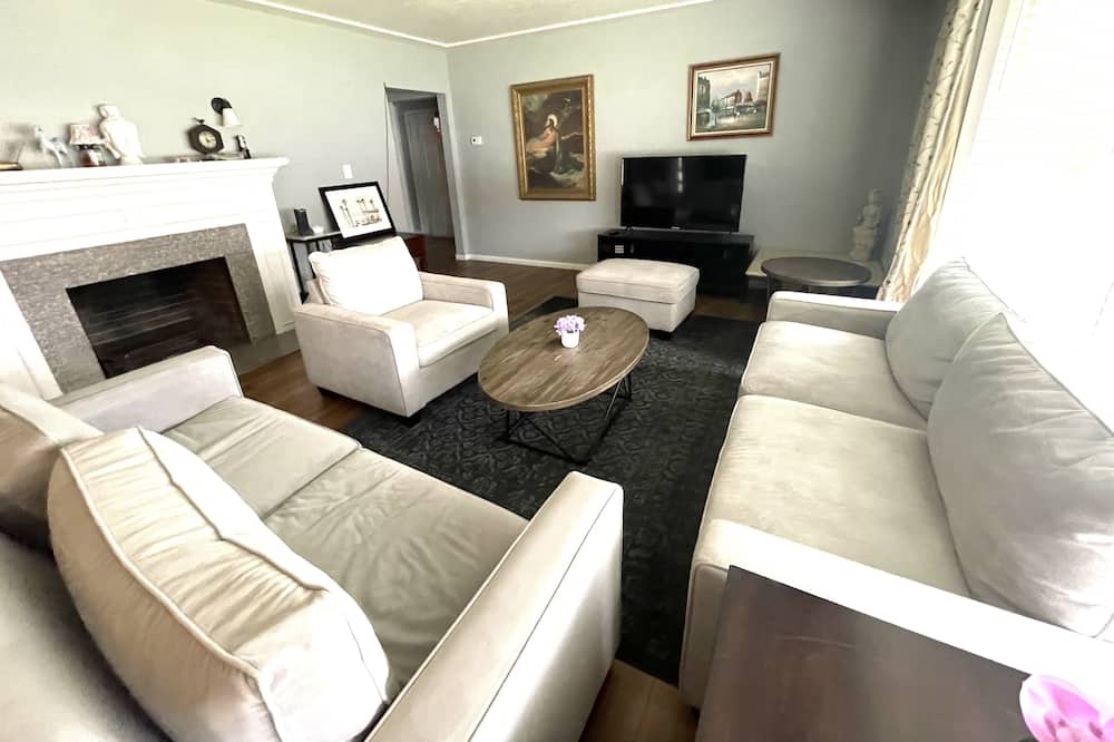 Photo of Livingroom in Arcadia