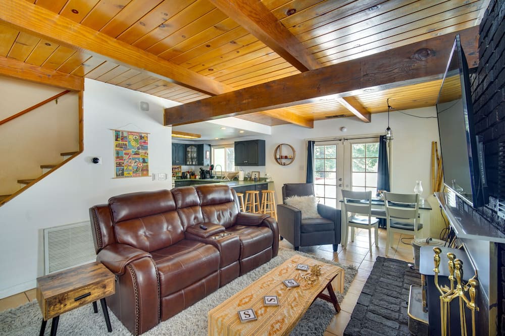 Photo of Livingroom in Running Springs