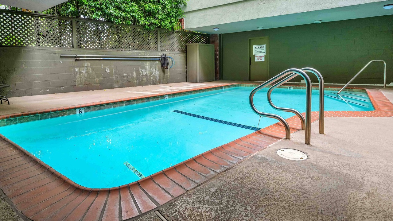 Photo of Outdoor in Greater Wilshire - Hancock Park
