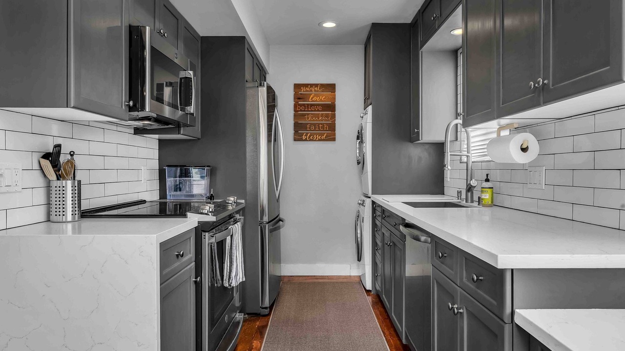 Photo of Kitchen in Greater Wilshire - Hancock Park