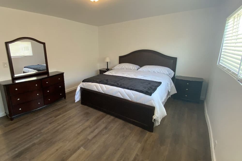 Photo of Bedroom in Buena Park