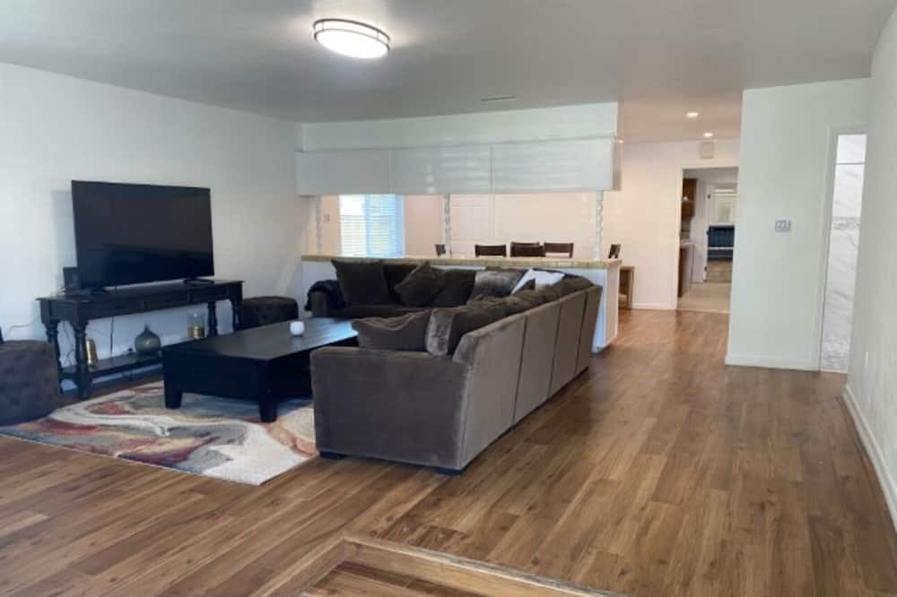 Photo of Livingroom in Buena Park