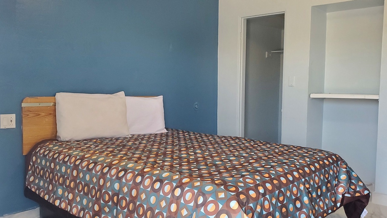 Photo of Bedroom in Victorville