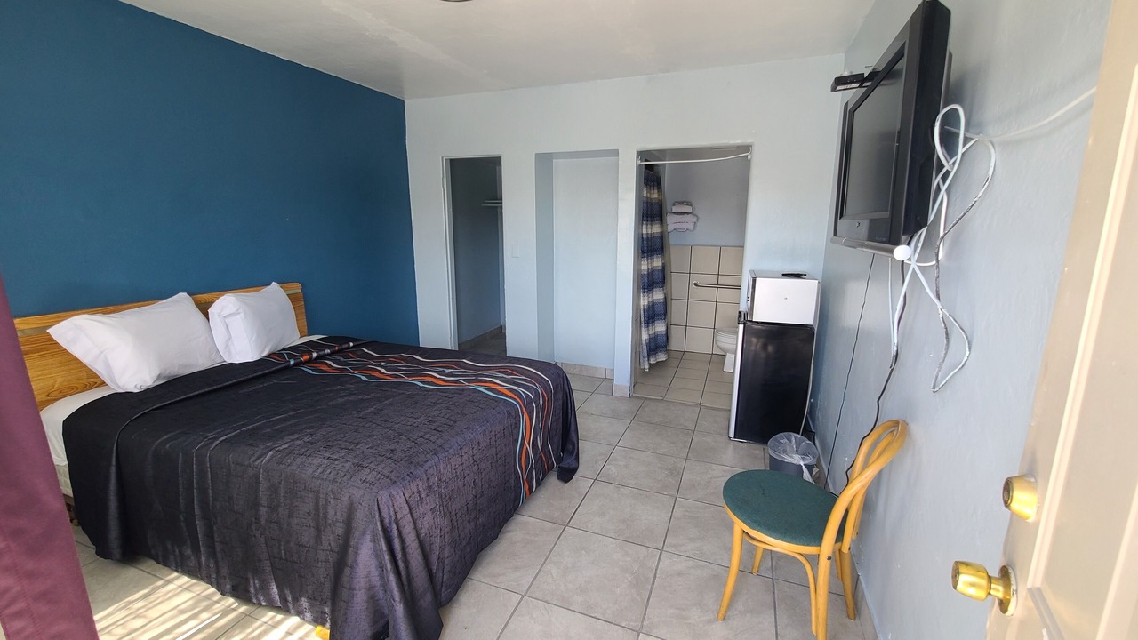 Photo of Bedroom in Victorville