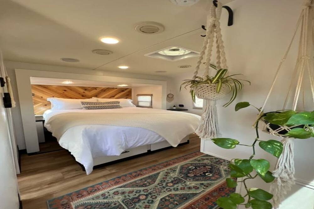 Photo of Bedroom in San Diego Country Estates