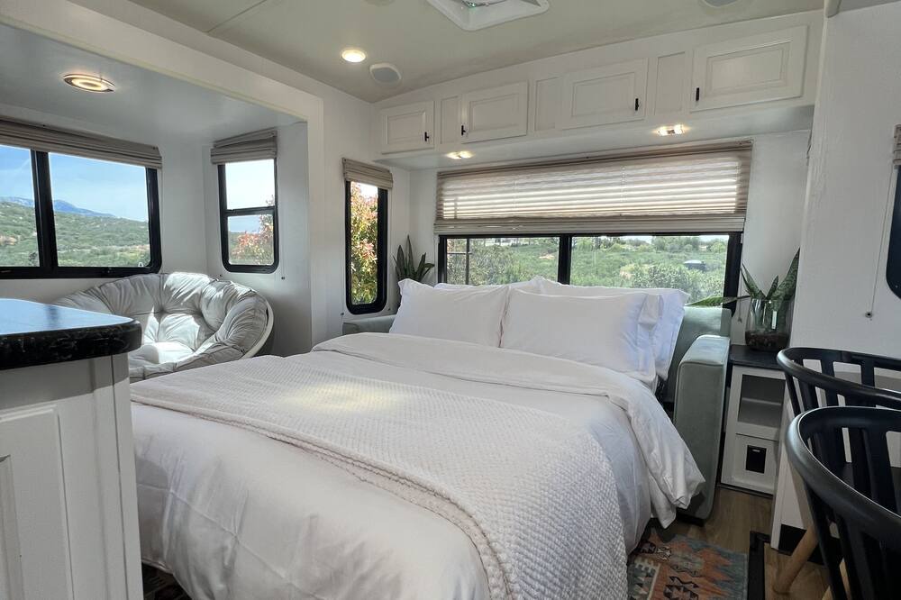 Photo of Bedroom in San Diego Country Estates