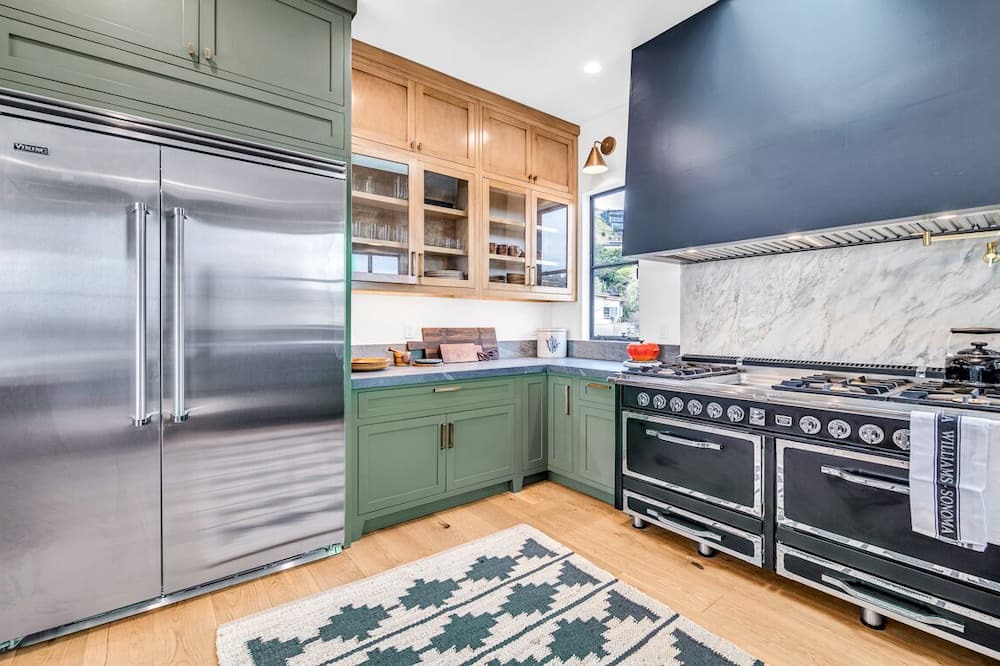 Photo of Kitchen in Beachwood Canyon