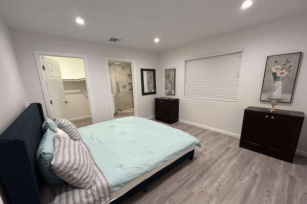 Photo of Bedroom in Northridge