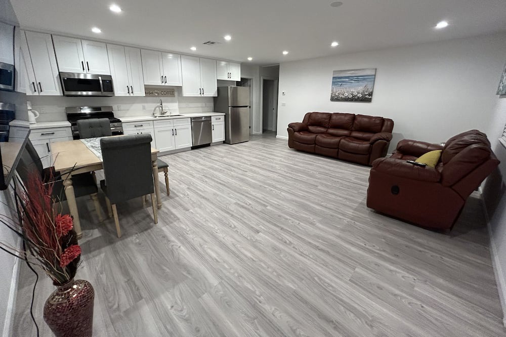 Photo of Livingroom in Northridge