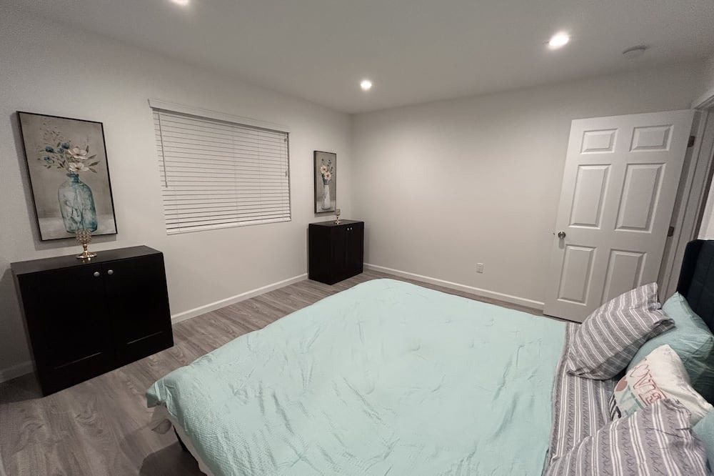 Photo of Bedroom in Northridge