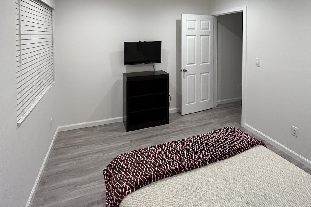 Photo of Bedroom in Northridge