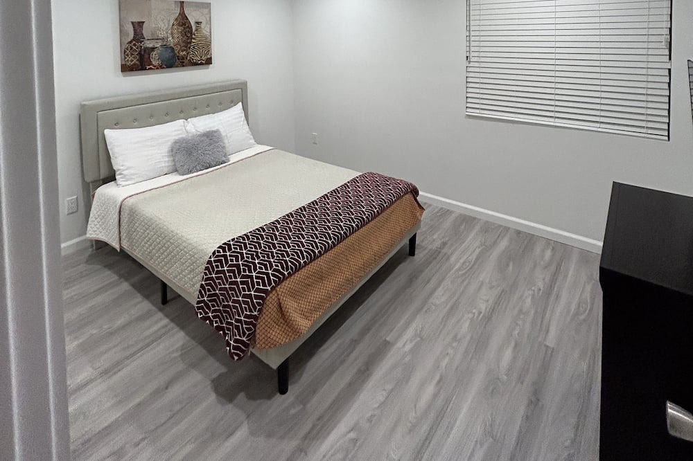 Photo of Bedroom in Northridge