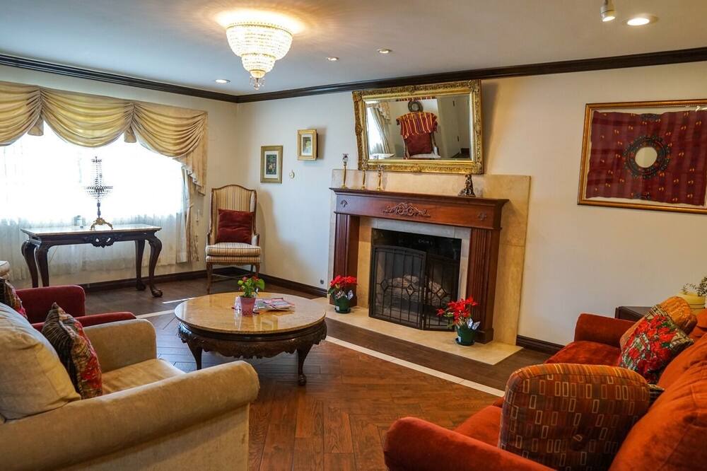Photo of Livingroom in Camarillo
