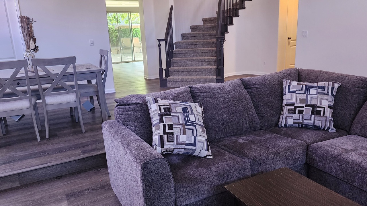 Photo of Livingroom in Simi Valley