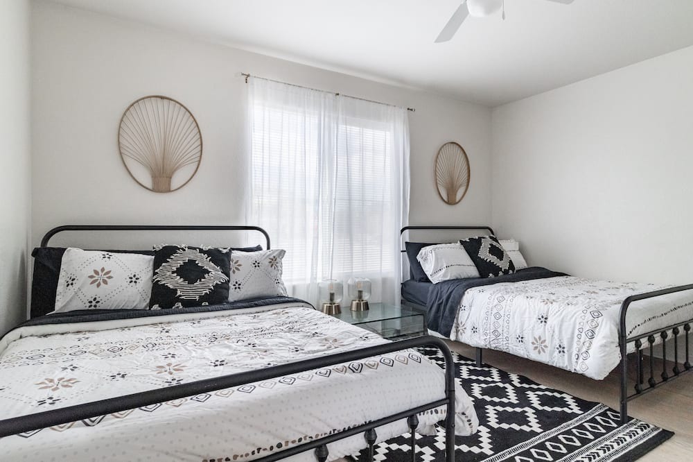 Photo of Bedroom in Lake Elsinore
