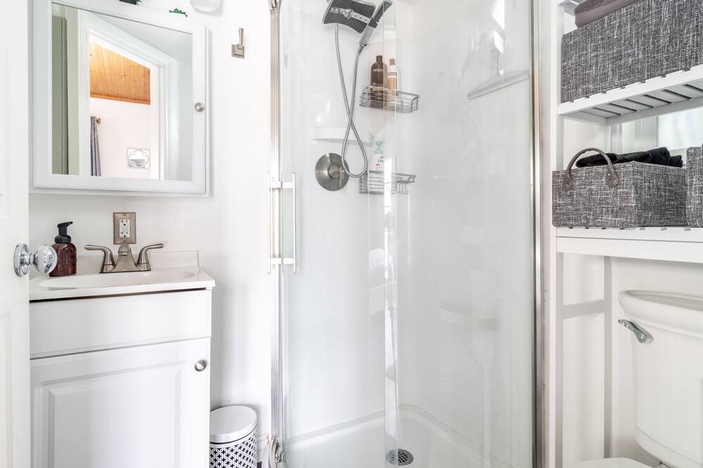 Photo of Bathroom in Lake Elsinore