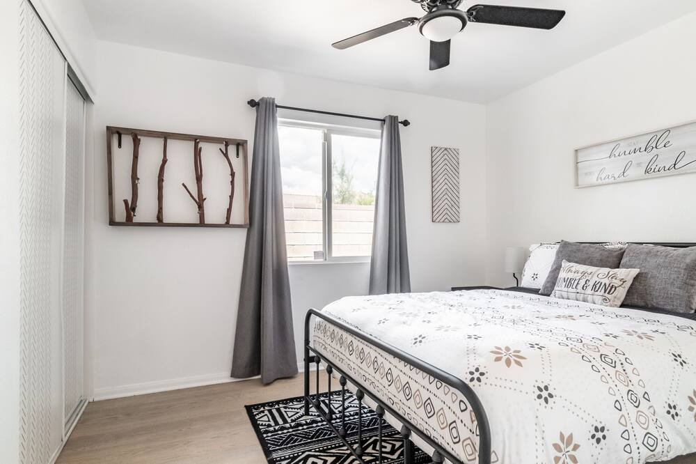 Photo of Bedroom in Lake Elsinore