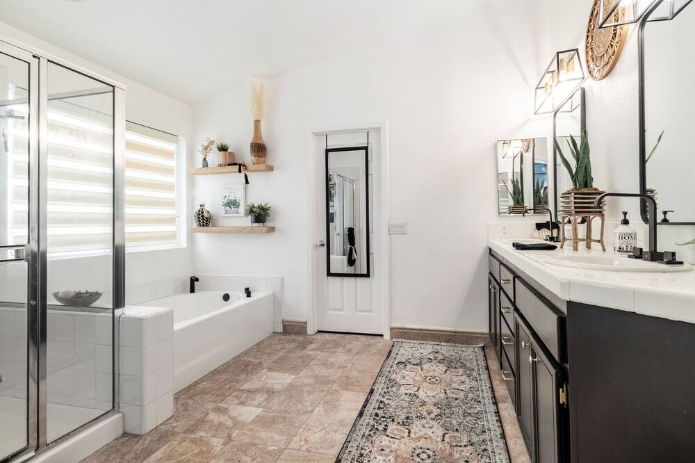 Photo of Bathroom in Lake Elsinore